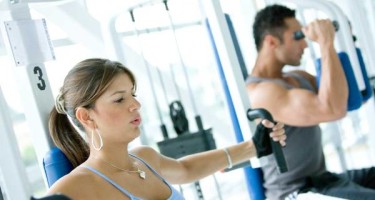 Как построить правильную программу тренировок в тренажерном зале для похудения?
